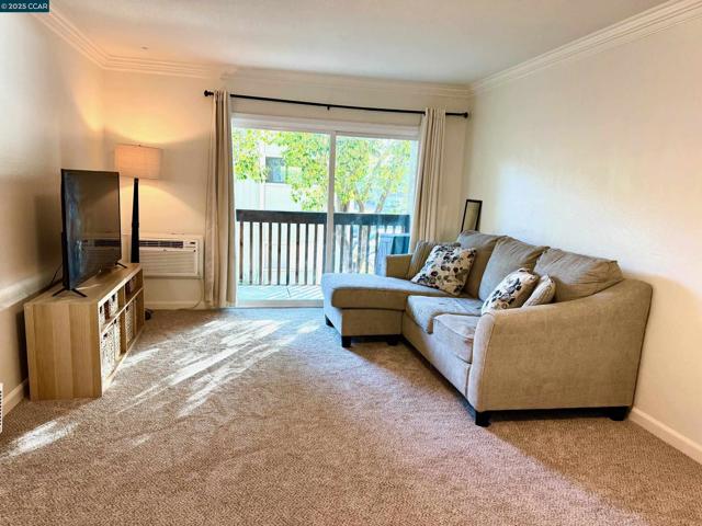 1060 Oak Grove Rd, Concord CA: https://media.crmls.org/mediaz/4c2f1f0a-f4d0-4687-afd7-00b27b0c4a15.jpg
