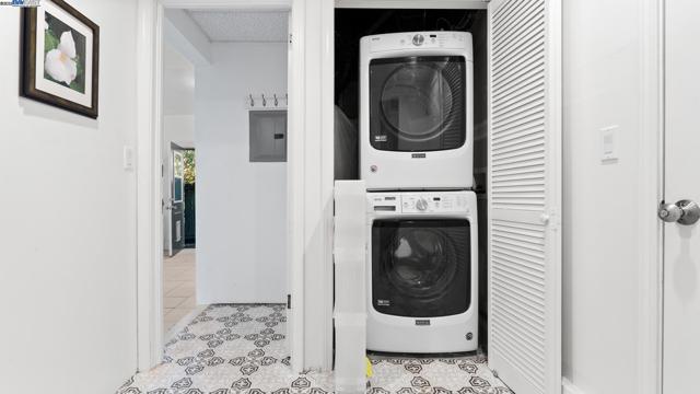 1621 E 38Th St, Oakland CA: https://media.crmls.org/mediaz/4c2f32d6-9986-4bfe-a1fb-ab08e8ea49d8.jpg