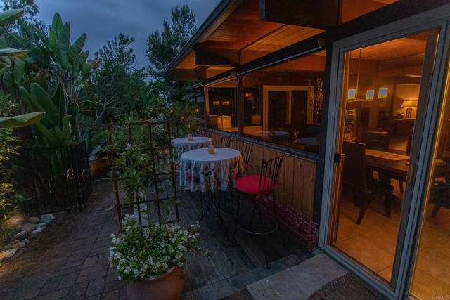 3216 Fair Oaks Ln, Spring Valley CA: https://media.crmls.org/mediaz/4c300560-357e-4c94-949e-e385512530f5.jpg