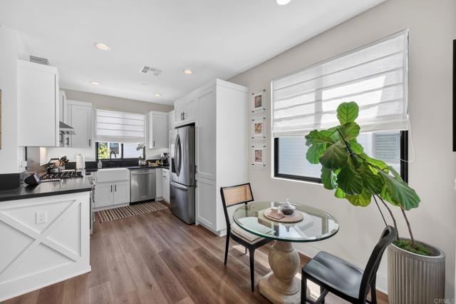 Detail Gallery Image 8 of 42 For 1303 Bergamo #201,  Encinitas,  CA 92024 - 2 Beds | 1/1 Baths