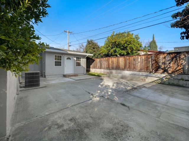 100 Beacon Drive, Milpitas CA: https://media.crmls.org/mediaz/4c310aba-cbc4-400f-a020-20cbdfaa3245.jpg