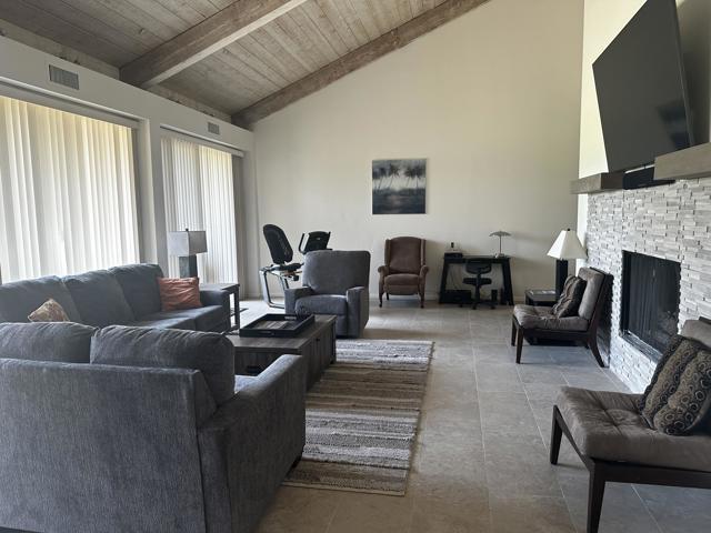 547 Desert West Drive, Rancho Mirage CA: https://media.crmls.org/mediaz/4c318832-1c26-4538-8360-09e058551a41.jpg