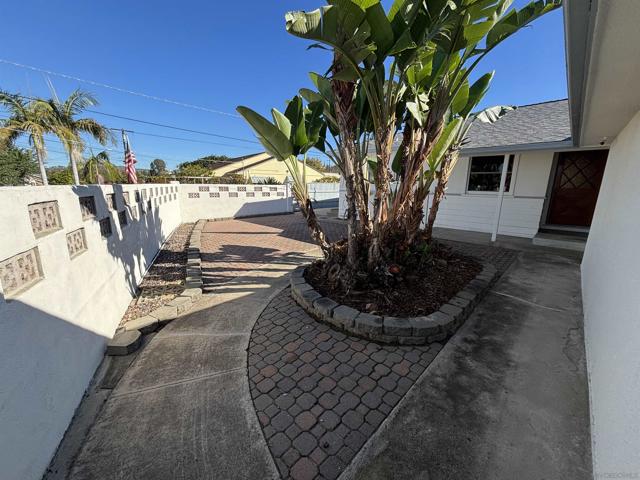 6369 Clara Lee Ave, San Diego CA: https://media.crmls.org/mediaz/4c3299c4-26bd-4e62-836a-921275d12ed7.jpg