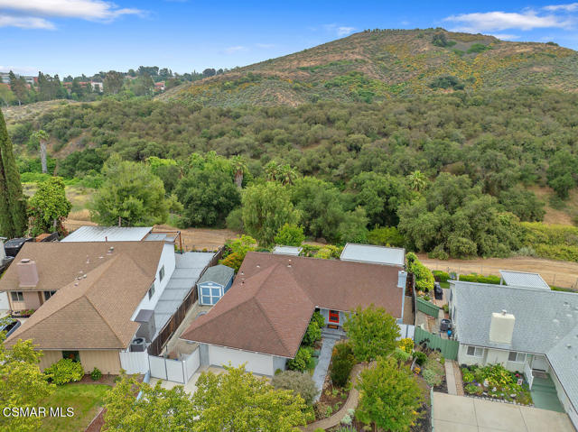 464 W Avenida De Las Flores, Thousand Oaks CA: https://media.crmls.org/mediaz/4c3337db-9a8b-4171-ae9a-1653394902b8.jpg
