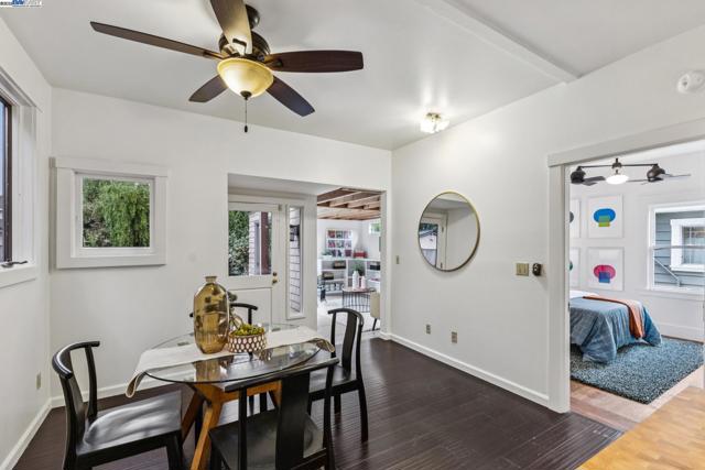 3215 Liberty Ave, Alameda CA: https://media.crmls.org/mediaz/4c334918-4f0e-4942-a0ce-34bcf3564091.jpg