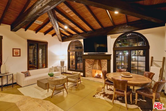 2570 Nichols Canyon Road, Los Angeles CA: https://media.crmls.org/mediaz/4c33a76d-9f4e-4126-af33-7b0d8f39fc36.jpg