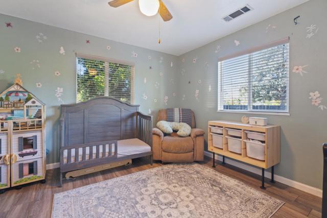 5367 Rosswood Lane, Redding CA: https://media.crmls.org/mediaz/4c35df3a-99aa-4de2-91a5-fb1aadfc236c.jpg