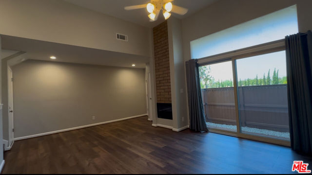 11260 Overland Avenue, Culver City CA: https://media.crmls.org/mediaz/4c367616-6e2b-4a6b-9c9f-0733358da35e.jpg