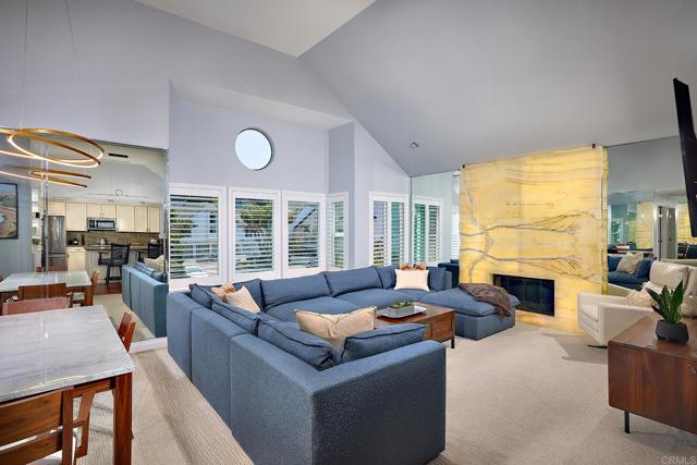 Detail Gallery Image 1 of 28 For 532 1/2 via De La Valle #C,  Solana Beach,  CA 92075 - 2 Beds | 2 Baths