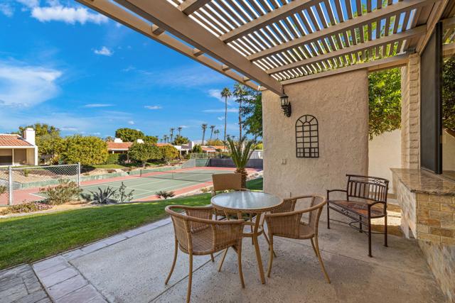 75180 Chippewa Drive, Indian Wells CA: https://media.crmls.org/mediaz/4c36cf54-75ff-4ee3-b8ac-053b74c98e2e.jpg