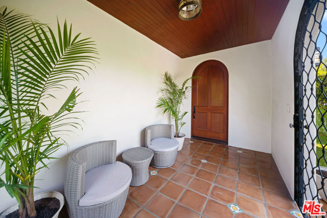 588 N Gower Street, Los Angeles CA: https://media.crmls.org/mediaz/4c377ff8-886b-47a5-82f6-417605531f3d.jpg