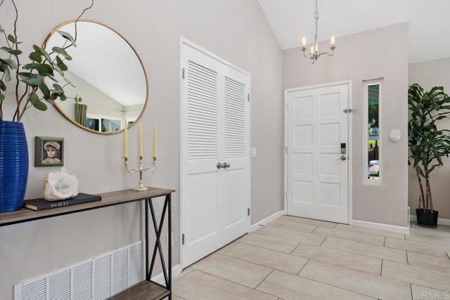 Detail Gallery Image 7 of 40 For 1744 Calle Jules, Vista,  CA 92084 - 3 Beds | 2 Baths