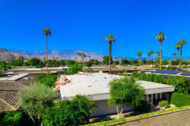 4 Dartmouth Drive, Rancho Mirage CA: https://media.crmls.org/mediaz/4c393985-a190-4963-b686-963aa8d38190.jpg