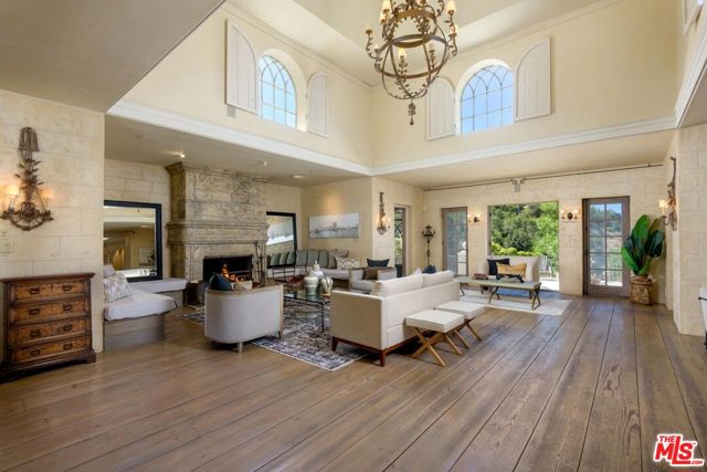2899 Hidden Valley Lane, Montecito CA: https://media.crmls.org/mediaz/4c394a53-df44-4c5e-aba5-7cadfaa4de09.jpg
