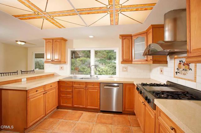 Detail Gallery Image 8 of 42 For 943 Bay Tree Rd, La Canada Flintridge,  CA 91011 - 4 Beds | 3 Baths