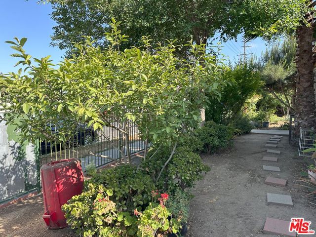 701 W 112th Street, Los Angeles CA: https://media.crmls.org/mediaz/4c39becc-ea1f-416f-b48e-84afd7911084.jpg