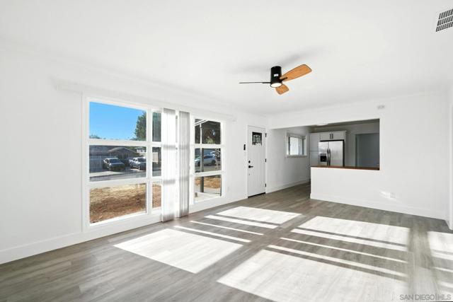 1301 Clove St, El Cajon CA: https://media.crmls.org/mediaz/4c39c881-5a82-47e6-824d-8bb5b7509f05.jpg