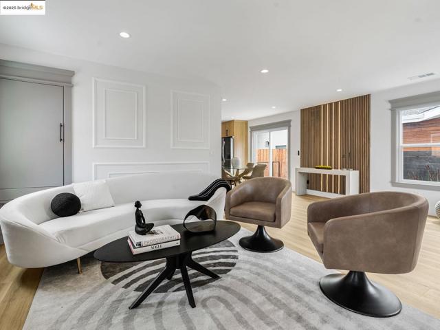 1415 10Th St, Berkeley CA: https://media.crmls.org/mediaz/4c39e7a9-4124-40f5-a018-61ee52be9bc0.jpg