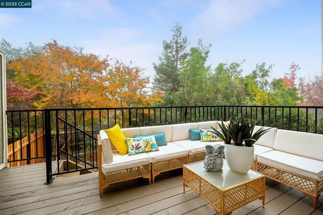 316 Mercury Way, Pleasant Hill CA: https://media.crmls.org/mediaz/4c3a27a8-7a58-468f-82df-e04d81dc6ce6.jpg