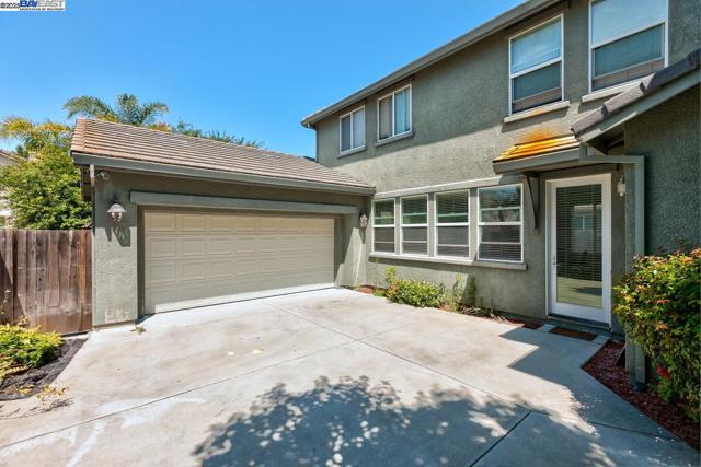 53 Puffin Cir, Oakley CA: https://media.crmls.org/mediaz/4c3aeb95-786c-41f7-9c26-5e25ec3b9123.jpg