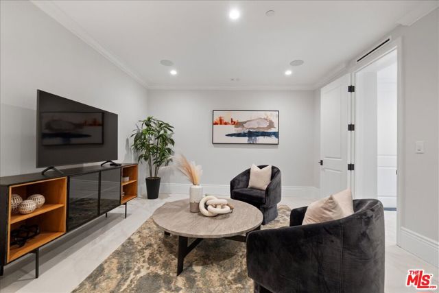 4351 Vanalden Avenue, Tarzana CA: https://media.crmls.org/mediaz/4c3b0e39-6099-463b-a462-3c1c6d25564b.jpg