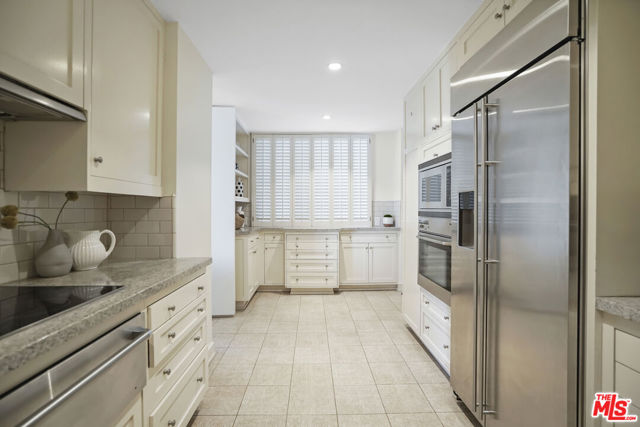 1100 Alta Loma Road, West Hollywood CA: https://media.crmls.org/mediaz/4c3b8f23-3d23-47bf-a1f7-b451ace2c667.jpg