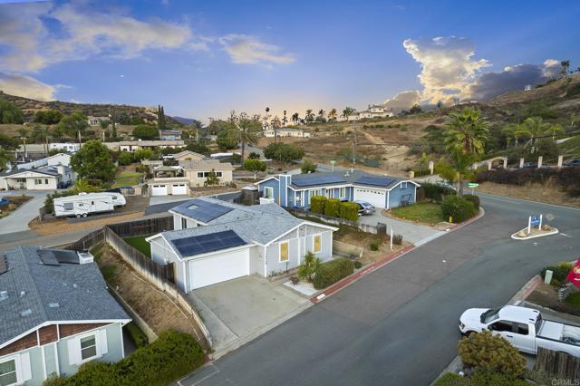 12694 Jackson Heights Drive, El Cajon CA: https://media.crmls.org/mediaz/4c3c3ed8-6a34-4bc4-aa7b-f2c7ecc3a276.jpg