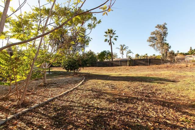 10546 VALLE VISTA RD, Lakeside CA: https://media.crmls.org/mediaz/4c3c573d-f917-4df0-80a9-01bf2deca439.jpg