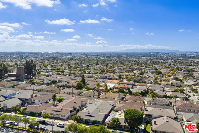 5040 W Slauson Avenue, Los Angeles CA: https://media.crmls.org/mediaz/4c3c5d56-5b99-409d-80d4-b40d8f3afef3.jpg