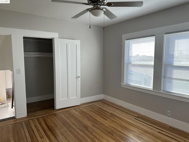 1937 87th Avenue, Oakland CA: https://media.crmls.org/mediaz/4c3c65b5-d38f-46cc-a9df-b338e1e04ee4.jpg