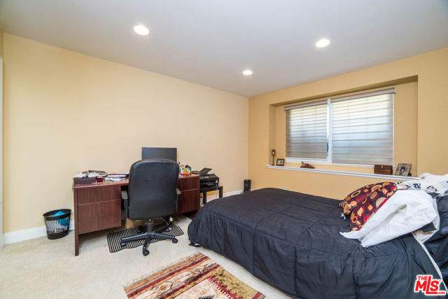 29303 Stadia Hill Lane, Rancho Palos Verdes CA: https://media.crmls.org/mediaz/4c3c8c83-d71e-4917-bfa4-193ecb38c6a7.jpg