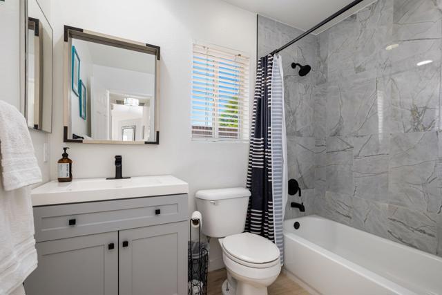45405 Deerbrook Circle, La Quinta CA: https://media.crmls.org/mediaz/4c3c992c-2bf7-4750-8556-30522ea5302b.jpg