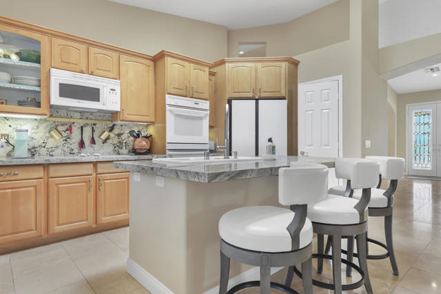 71581 Sahara Road, Rancho Mirage CA: https://media.crmls.org/mediaz/4c3d0340-db44-4d2d-8ae7-4d6ba5b35b6a.jpg