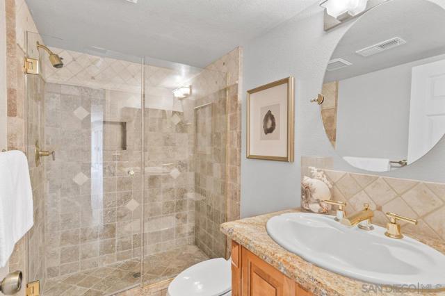 3609 Monte Real, Escondido CA: https://media.crmls.org/mediaz/4c3d1286-c262-46d5-833a-69f7c3915542.jpg