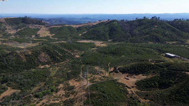 11311 Pine Flat, Healdsburg CA: https://media.crmls.org/mediaz/4c3d4274-0959-461f-8dad-d44273a1e175.jpg