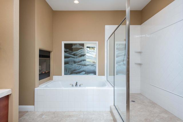 35010 Vista Del Ladero, Rancho Mirage CA: https://media.crmls.org/mediaz/4c3d69d6-7168-49b1-9446-0a1663946738.jpg