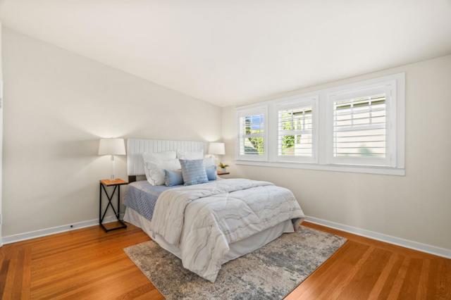 1547 Columbus Avenue, Burlingame CA: https://media.crmls.org/mediaz/4c3e273b-5271-4eae-9b7d-c441541f76dd.jpg