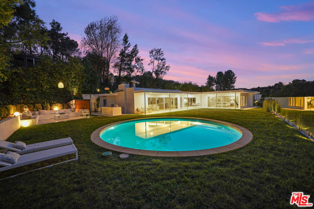 17116 Adlon Road, Encino CA: https://media.crmls.org/mediaz/4c3e48a3-079c-4375-8b28-ca2e4050eb9a.jpg