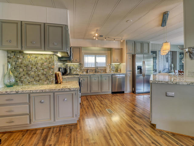 51555 Monroe St. #18, Indio CA: https://media.crmls.org/mediaz/4c3eed5f-76a1-49ef-9cc5-b88bfbccc418.jpg