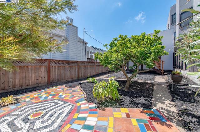 2356 15th St, San Francisco CA: https://media.crmls.org/mediaz/4c3f1ebd-adaa-48bb-b1ae-86273eaa16f4.jpg