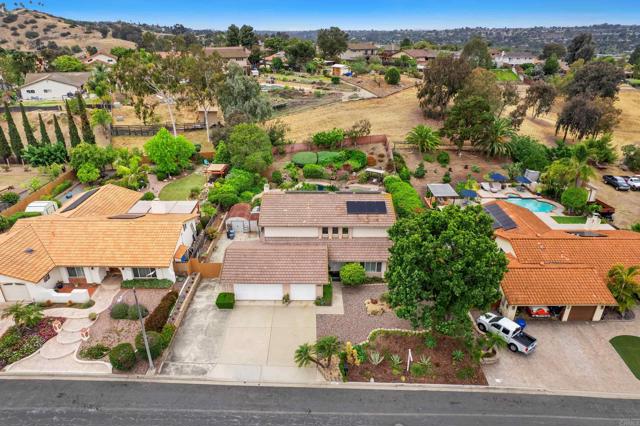 3812 Wild Oats Ln, Bonita CA: https://media.crmls.org/mediaz/4c3f2524-629e-4de6-b05b-65b5e3a2a163.jpg