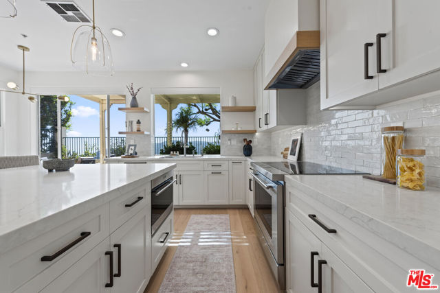 16724 Calle Arbolada, Pacific Palisades CA: https://media.crmls.org/mediaz/4c40372a-8bcf-45ef-867f-87d44a6f9f29.jpg