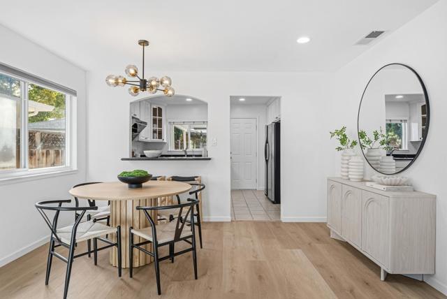 716 Kiely Boulevard, Santa Clara CA: https://media.crmls.org/mediaz/4c4038c9-a0f4-4eb0-b550-34926afbf7b0.jpg