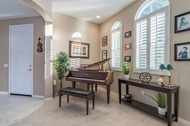 4260 Crabapple Court, Moorpark CA: https://media.crmls.org/mediaz/4c411549-9710-4c85-a3a3-afd3a0d36d72.jpg