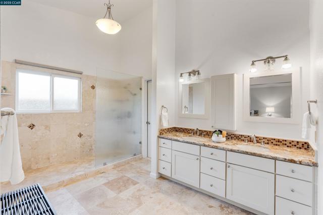 1438 Landahl Ct, Benicia CA: https://media.crmls.org/mediaz/4c412987-c222-4476-b8a1-867fb595dd3a.jpg