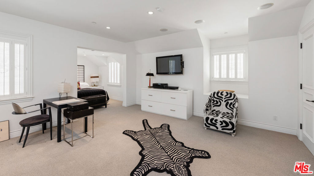 1115 N Beverly Drive