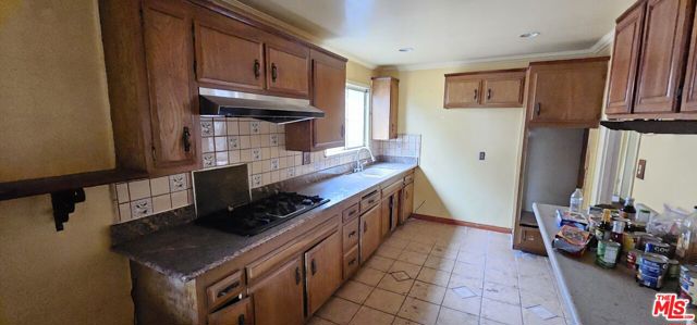 1393 N Navarro Avenue, Pasadena CA: https://media.crmls.org/mediaz/4c41bdcc-69a7-4923-bad5-0fcb954a3d35.jpg