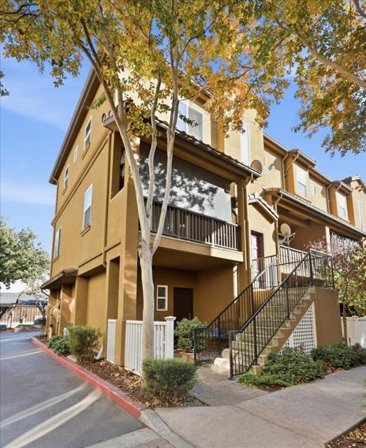 201 San Antonio Place, San Jose CA: https://media.crmls.org/mediaz/4c41fe6f-7fb0-42d4-aa82-52cee91fbfd6.jpg