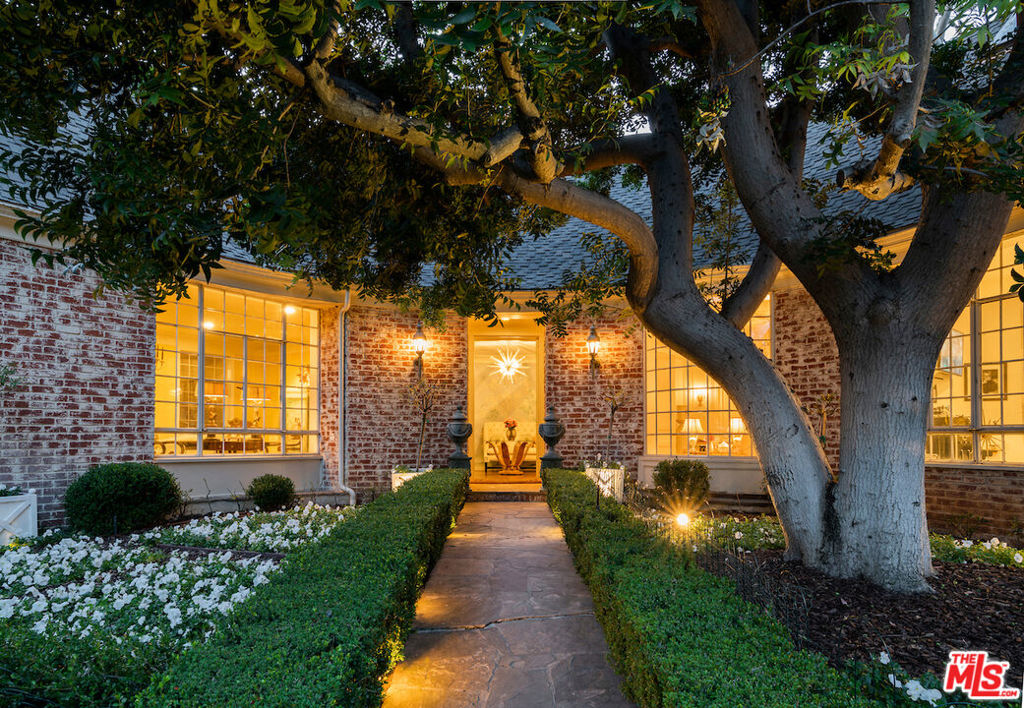 601 Woodruff Avenue