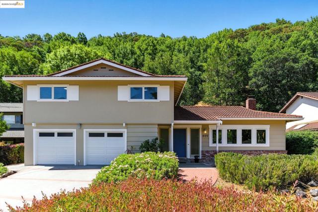 499 Blackstone Drive, San Rafael CA: https://media.crmls.org/mediaz/4c43030c-8464-4f6e-abae-1c88ec138c03.jpg